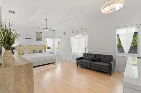 16601 SW 87th Court Palmetto Bay FL 33157