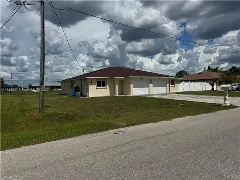 1905/1907 Gordon Avenue S Lehigh Acres FL 33973