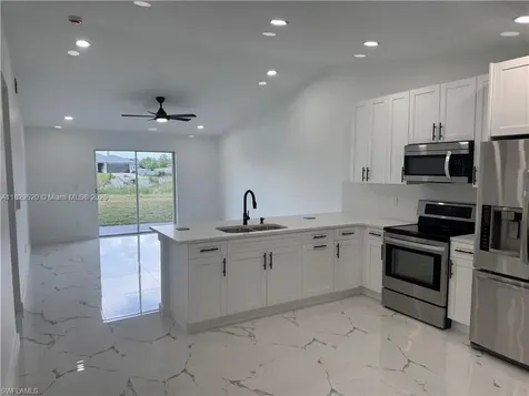 1905/1907 Gordon Avenue S Lehigh Acres FL 33973
