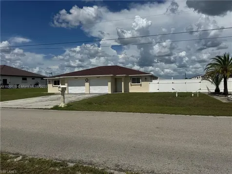 1905/1907 Gordon Avenue S Lehigh Acres FL 33973