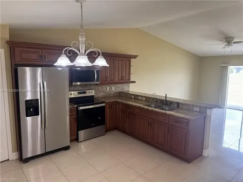 1905/1907 Gordon Avenue S Lehigh Acres FL 33973