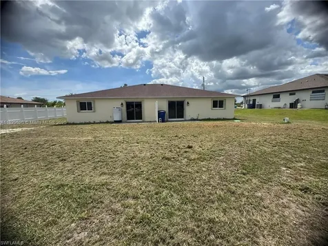1905/1907 Gordon Avenue S Lehigh Acres FL 33973