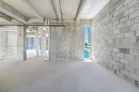 6930 Collins Avenue Miami Beach FL 33141