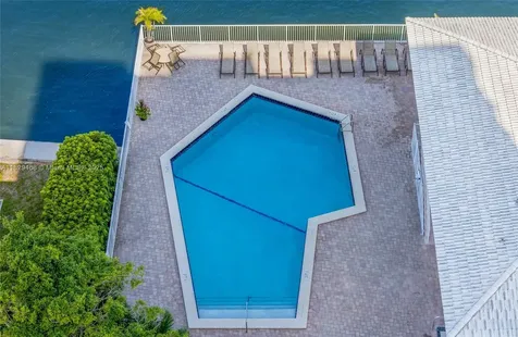 3161 S Ocean Drive Hallandale Beach FL 33009