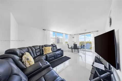 3161 S Ocean Drive Hallandale Beach FL 33009