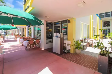 6930 Collins Avenue Miami Beach FL 33141