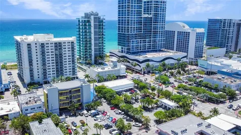 6930 Collins Avenue Miami Beach FL 33141