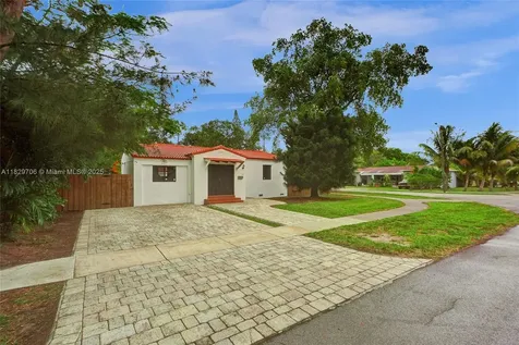 871 NE 122nd Street North Miami FL 33161