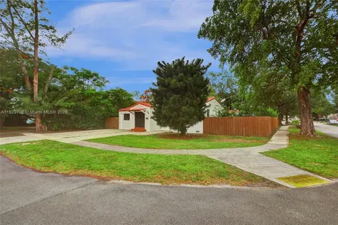 871 NE 122nd Street North Miami FL 33161