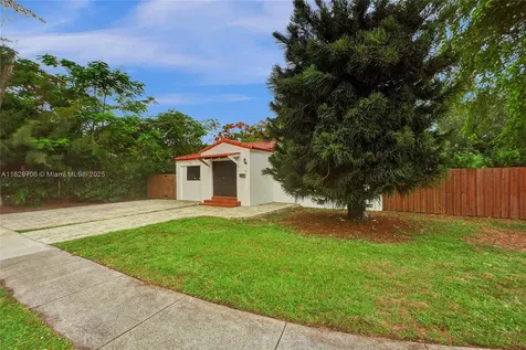 871 NE 122nd Street North Miami FL 33161