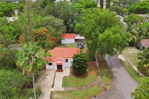 871 NE 122nd Street North Miami FL 33161