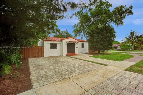 871 NE 122nd Street North Miami FL 33161