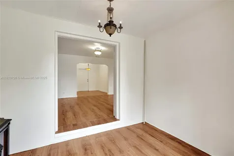 871 NE 122nd Street North Miami FL 33161