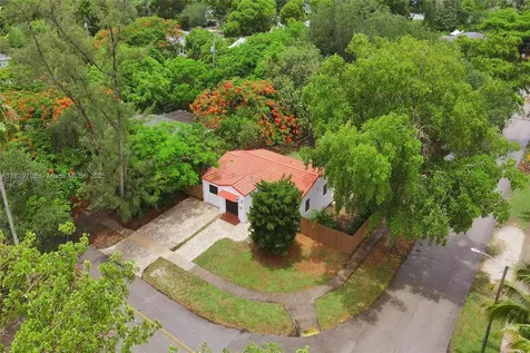 871 NE 122nd Street North Miami FL 33161