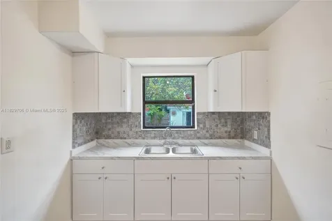 871 NE 122nd Street North Miami FL 33161