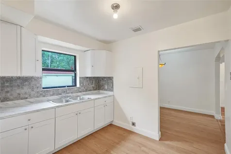 871 NE 122nd Street North Miami FL 33161