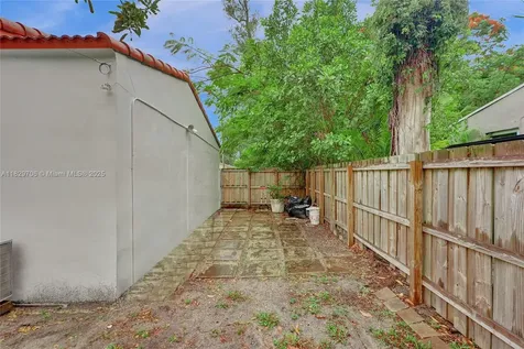 871 NE 122nd Street North Miami FL 33161