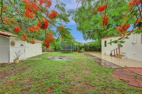 871 NE 122nd Street North Miami FL 33161