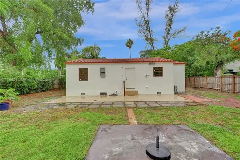871 NE 122nd Street North Miami FL 33161