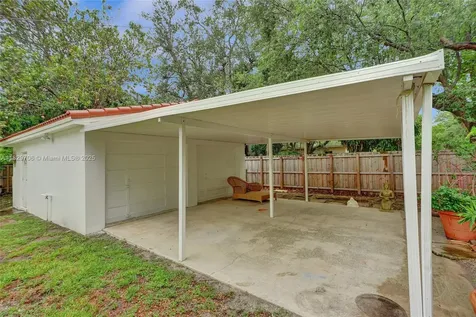 871 NE 122nd Street North Miami FL 33161