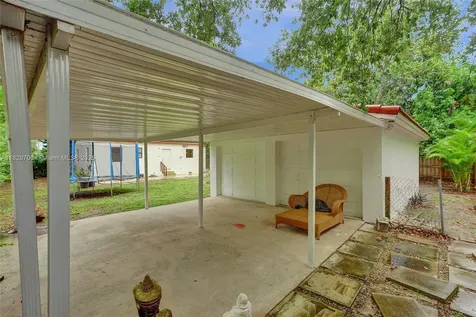 871 NE 122nd Street North Miami FL 33161
