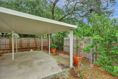 871 NE 122nd Street North Miami FL 33161