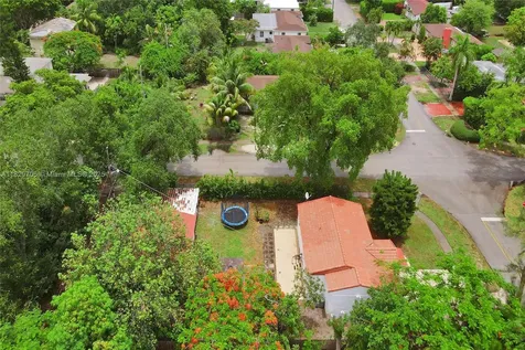 871 NE 122nd Street North Miami FL 33161