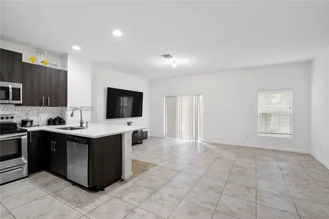 1128 NW 40th Terrace Lauderhill FL 33313