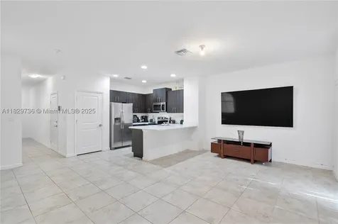 1128 NW 40th Terrace Lauderhill FL 33313
