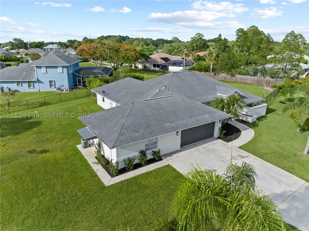 2055 SW Aaron Lane Port St. Lucie FL 34953