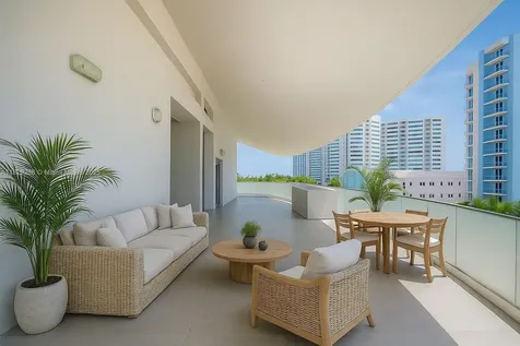 6930 Collins Avenue Miami Beach FL 33141