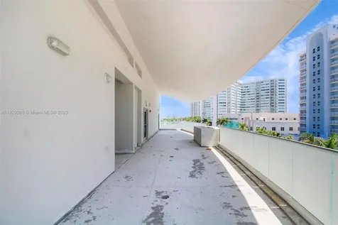 6930 Collins Avenue Miami Beach FL 33141