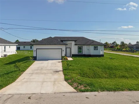 5000 Bygone St, Lehigh Acres FL 33971