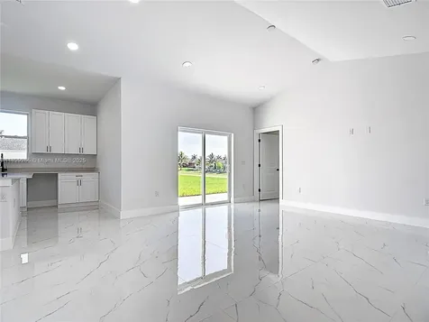 5000 Bygone St, Lehigh Acres FL 33971