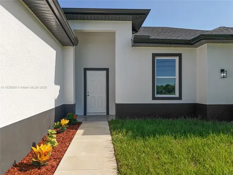 5000 Bygone St, Lehigh Acres FL 33971