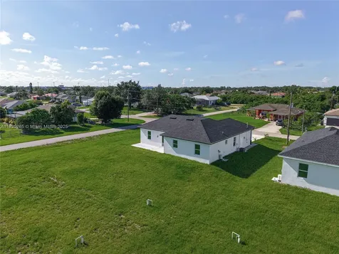 5000 Bygone St, Lehigh Acres FL 33971