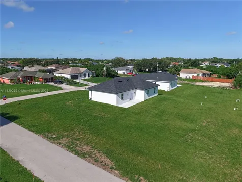 5000 Bygone St, Lehigh Acres FL 33971