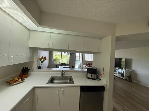1400 SW 137th Avenue Pembroke Pines FL 33027