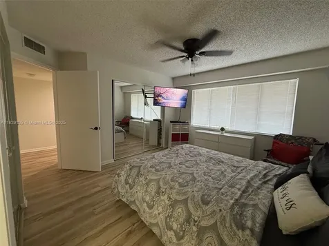 1400 SW 137th Avenue Pembroke Pines FL 33027