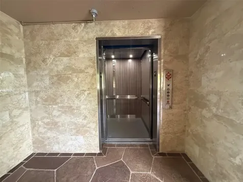 1400 SW 137th Avenue Pembroke Pines FL 33027