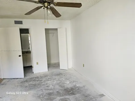 907 NE 199th Street Miami FL 33179