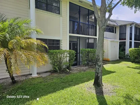 907 NE 199th Street Miami FL 33179