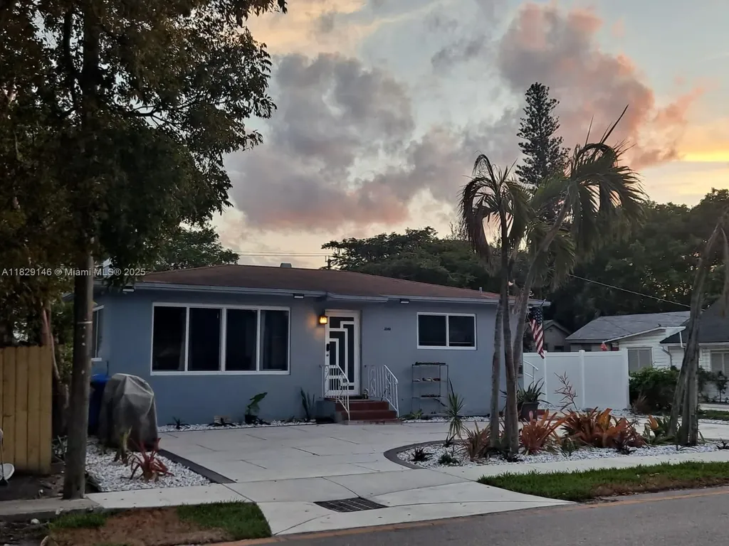2242 Polk Street Hollywood FL 33020