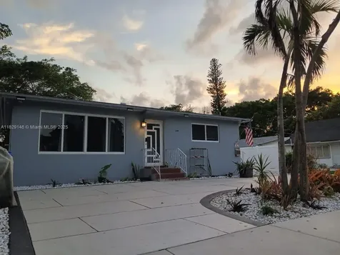2242 Polk Street Hollywood FL 33020