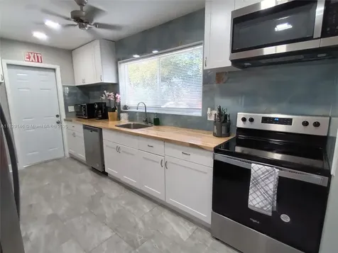 2242 Polk Street Hollywood FL 33020