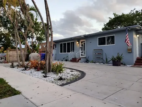 2242 Polk Street Hollywood FL 33020
