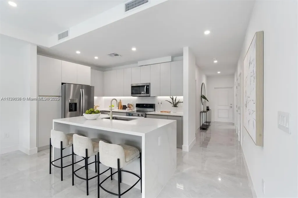 1571 NW 94th Way Coral Springs FL 33071
