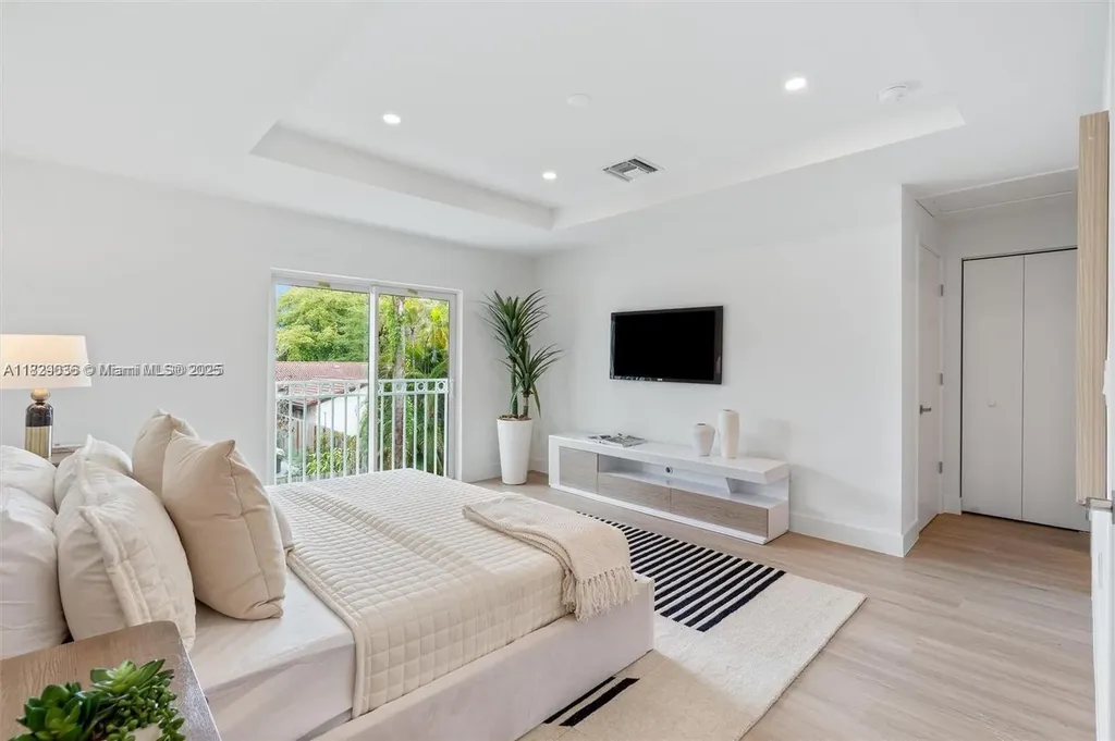 1571 NW 94th Way Coral Springs FL 33071