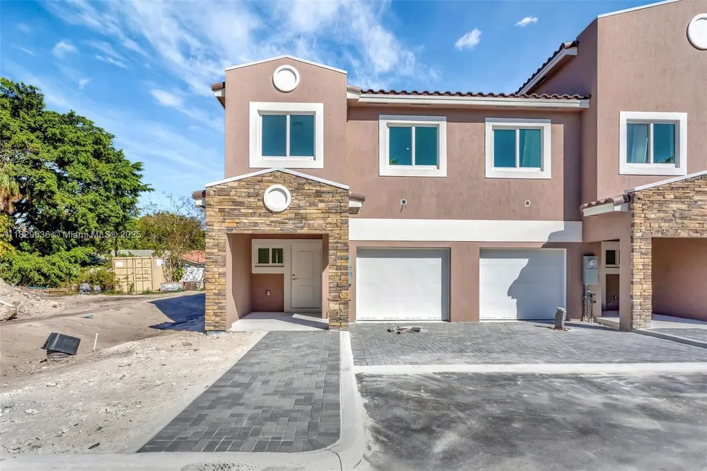 1571 NW 94th Way Coral Springs FL 33071
