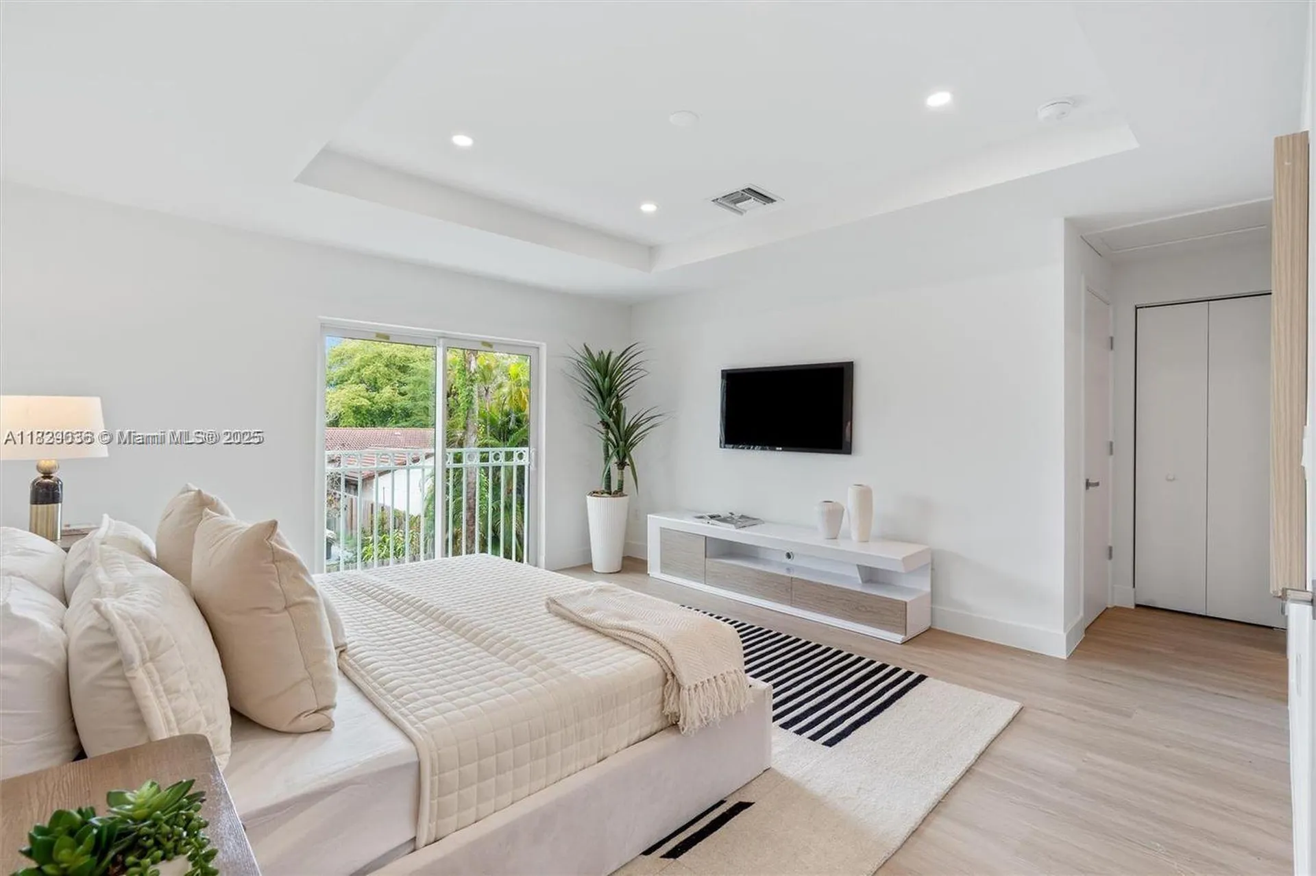 1571 NW 94th Way Coral Springs FL 33071